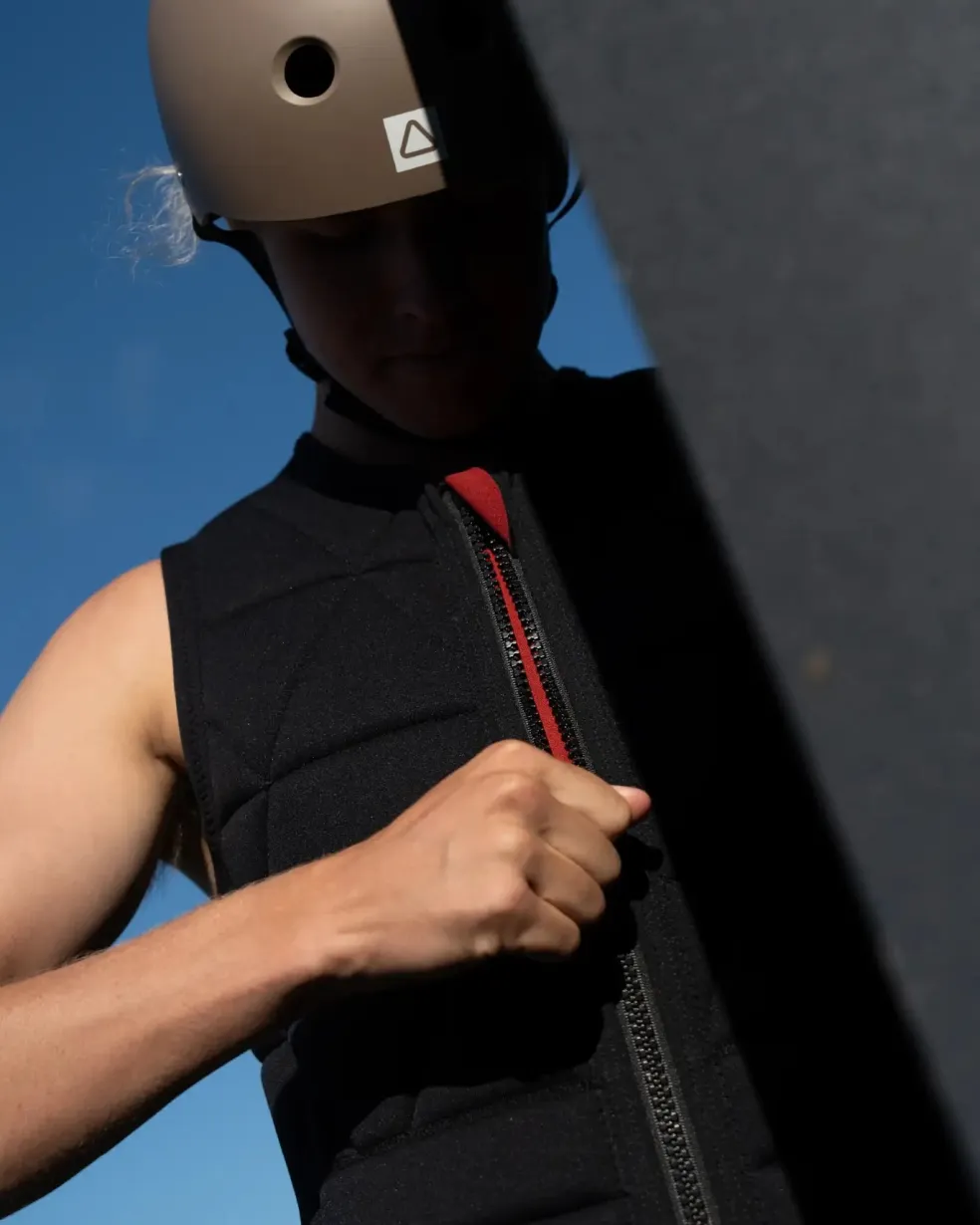 Follow Love nor Money Men's Impact Vest - Black